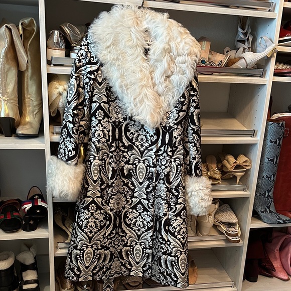 Alice + Olivia Jackets & Blazers - Alice + Olivia Black and White Long Sleeve Coat with Faux Fur